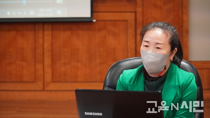 어울초등학교 이성심 교사, 2부 창발적... 토론 중